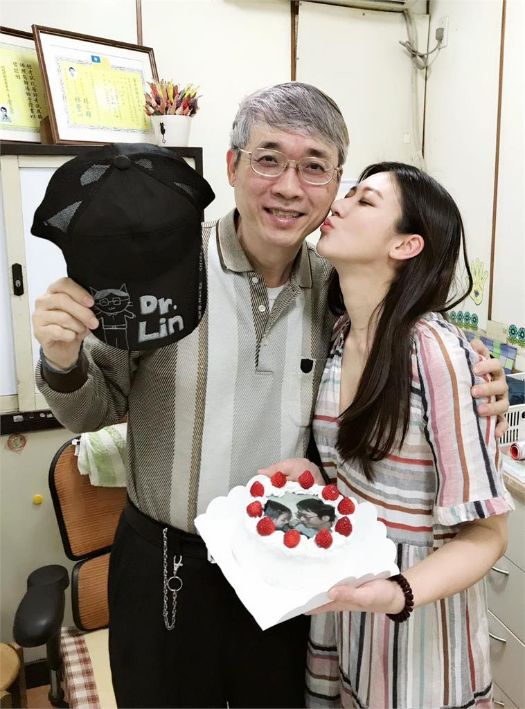 首個沒有爸爸的父親節⋯林逸欣「見診所1畫面」慟喊：會很努力