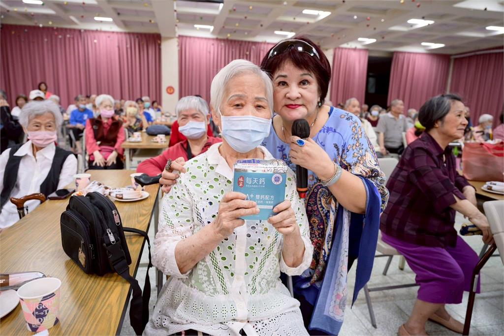 台灣優質生命協會攜手娘家保健生技關懷基隆博愛家園