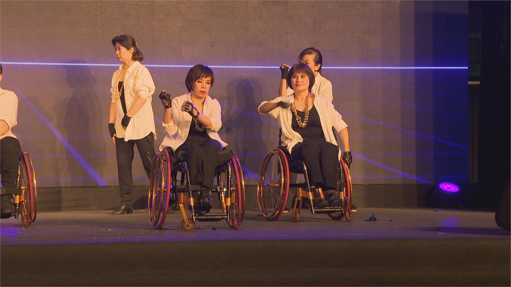 企業春酒獻愛心　捐千萬物資.邀伊甸輪椅舞團演出