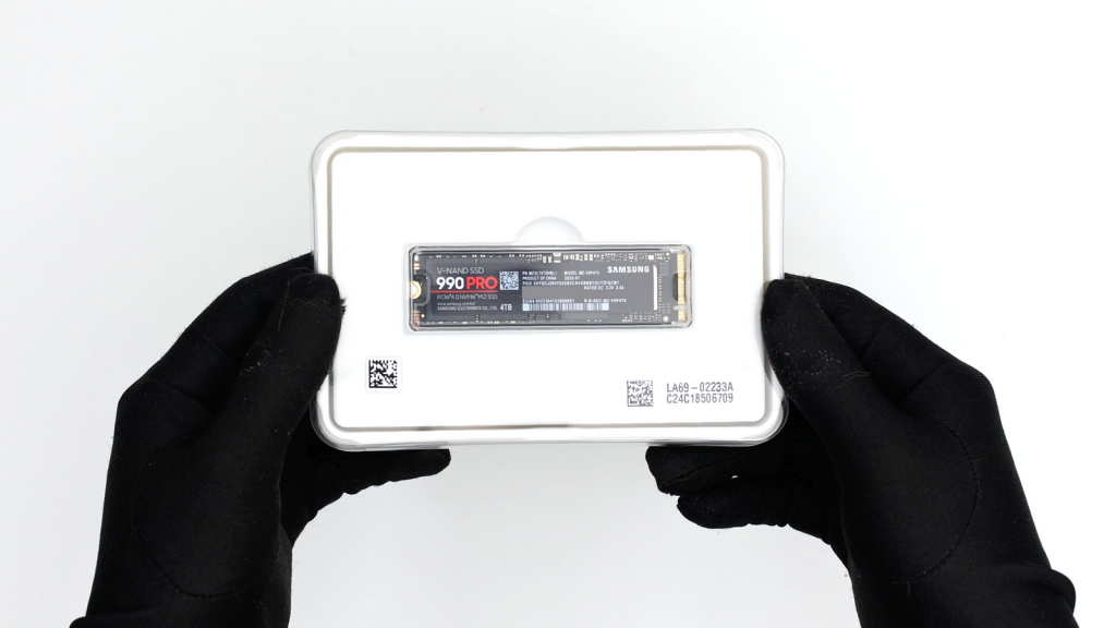 PCIe Gen4 x4 的天花板!Samsung 990 PRO