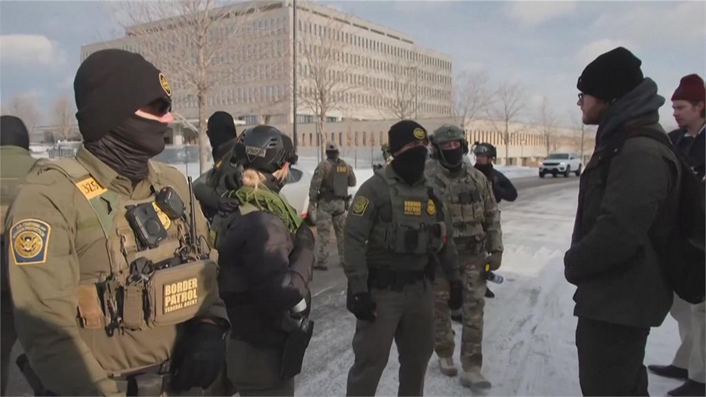 美ICE槍擊案引爭議　明尼蘇達州高中生自發上街抗議