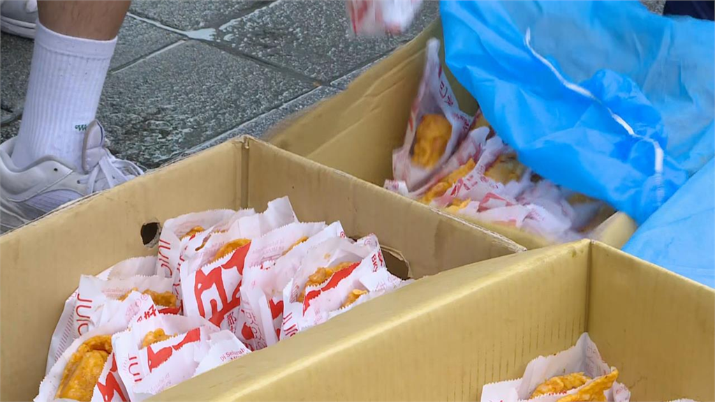 哪種平民美食漲破百元最不能忍？雞排、手搖被點名…網嘆：點心比正餐貴