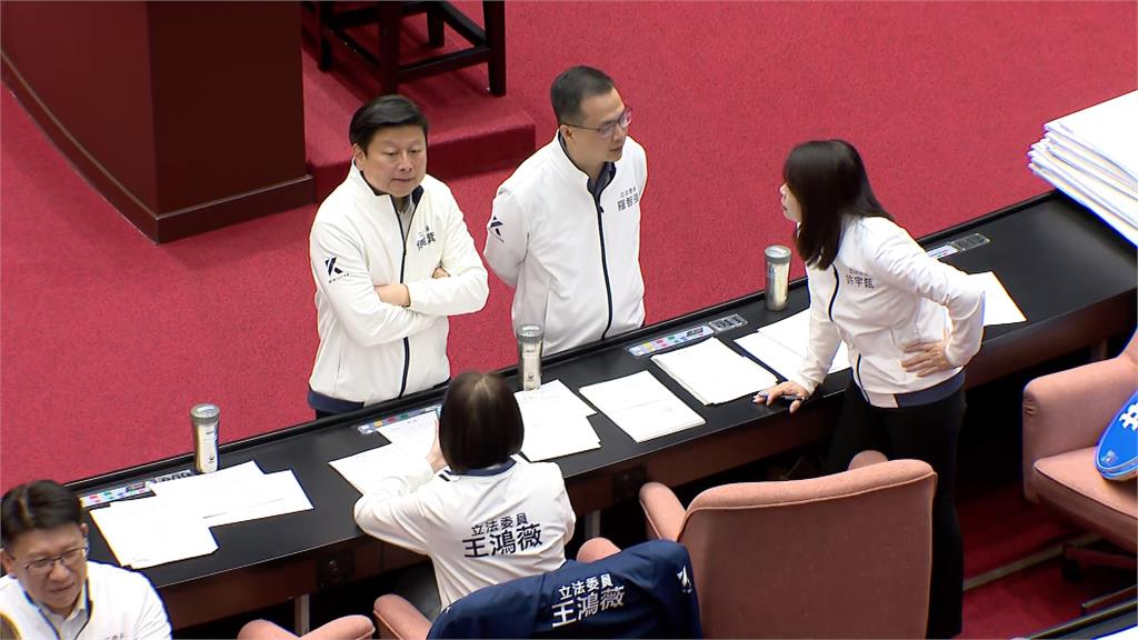 藍推反戒嚴反廢死公投擬逕付二讀 政院、中選會重話:不存在的政策