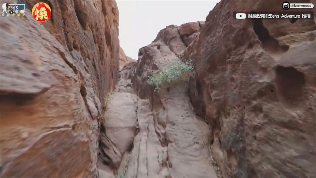 變形金剛拍攝地！台男訪約旦「紅色巨石沙漠」　嗨讚：感覺來到火星