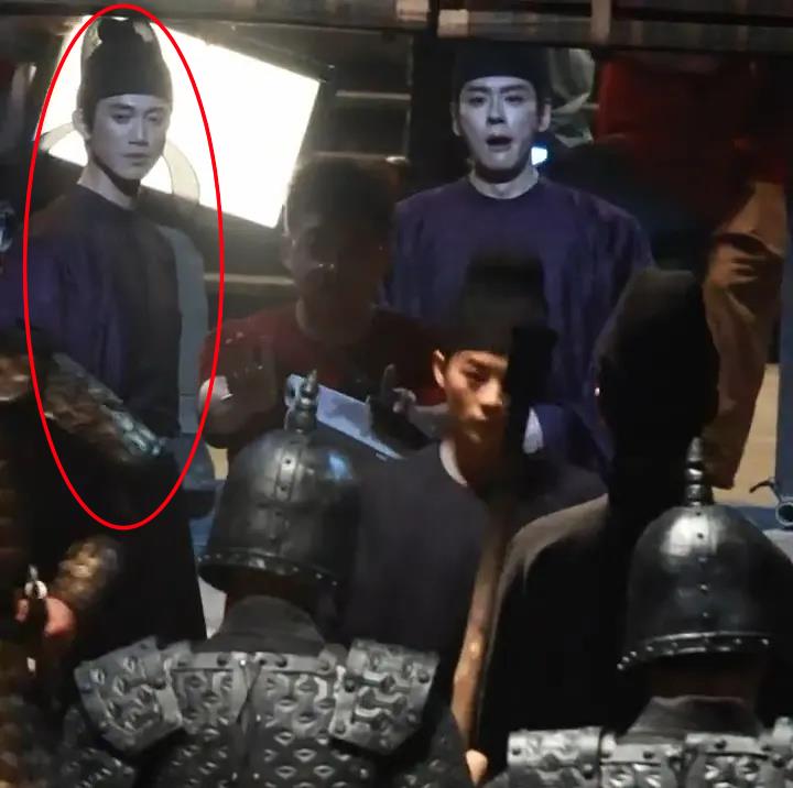 吳慷仁不甩中國影視寒冬「進軍古裝劇」！官服扮相曝光…中網狠酸：不適合