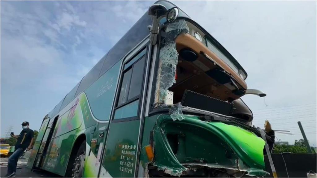 科技廠「家庭日包遊覽車」國3遇死劫!主管還原「煉獄過程」:整個人被拋飛