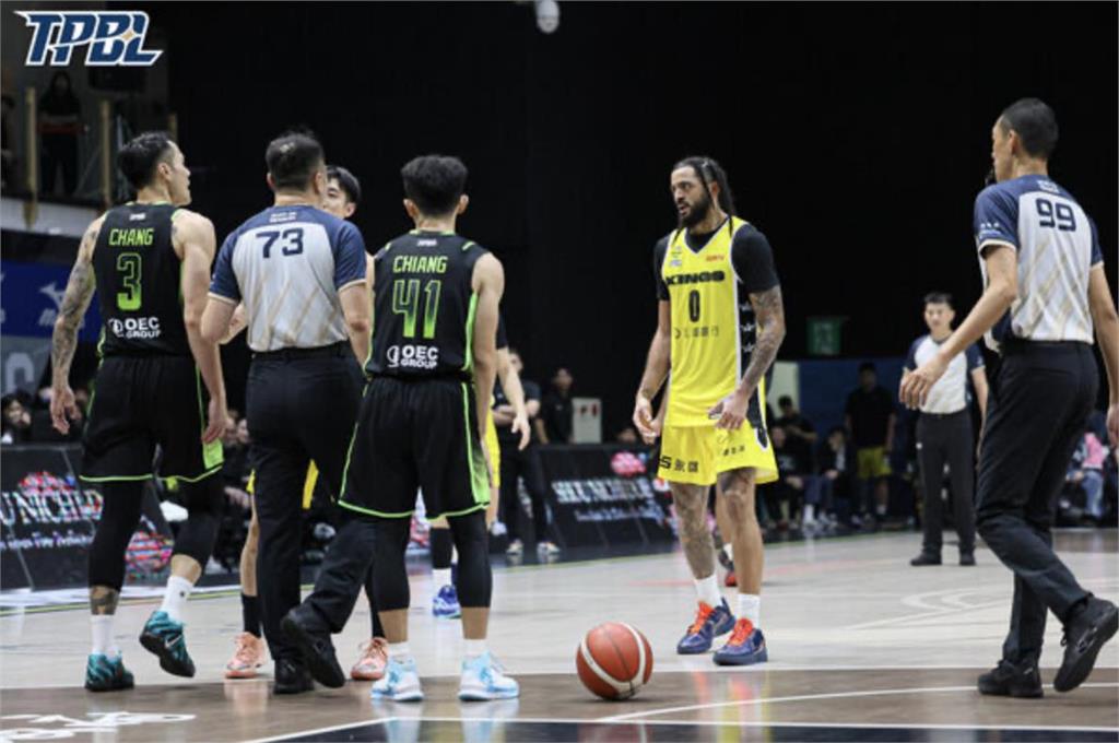 籃球／新北國王洪志善不忍了！不滿主客場吹判尺度賽後開噴「TPBL這聯盟就是這樣」
