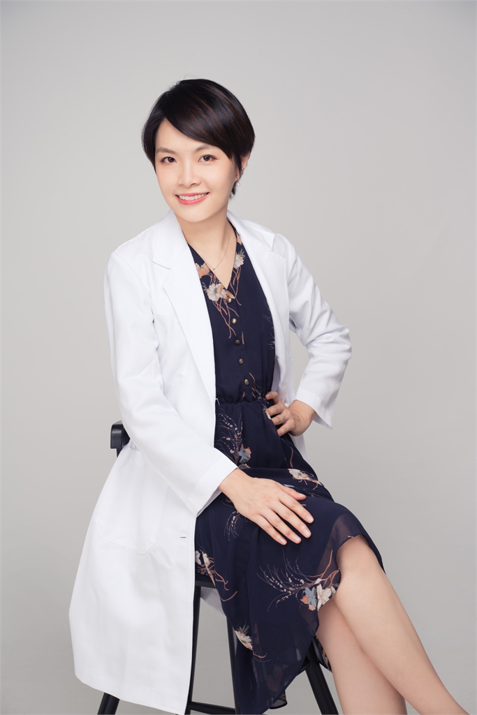 進病房見「她」背門蹲地!女醫師當場嚇傻 靈異畫面震驚全網:沒有頭