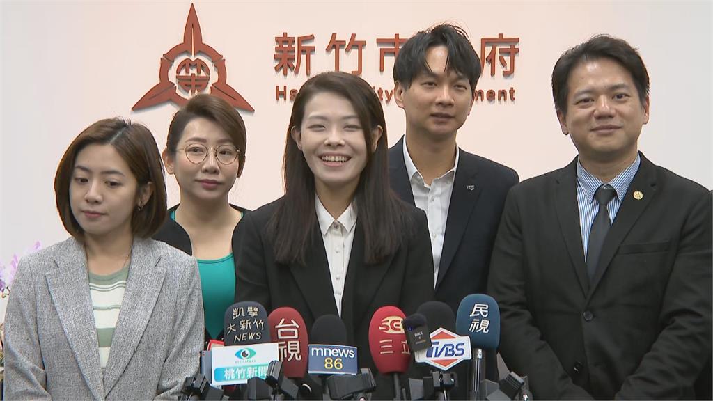 邱臣遠代理竹市長「半年5度出國」!議員痛批無心市政:誰給你底氣?