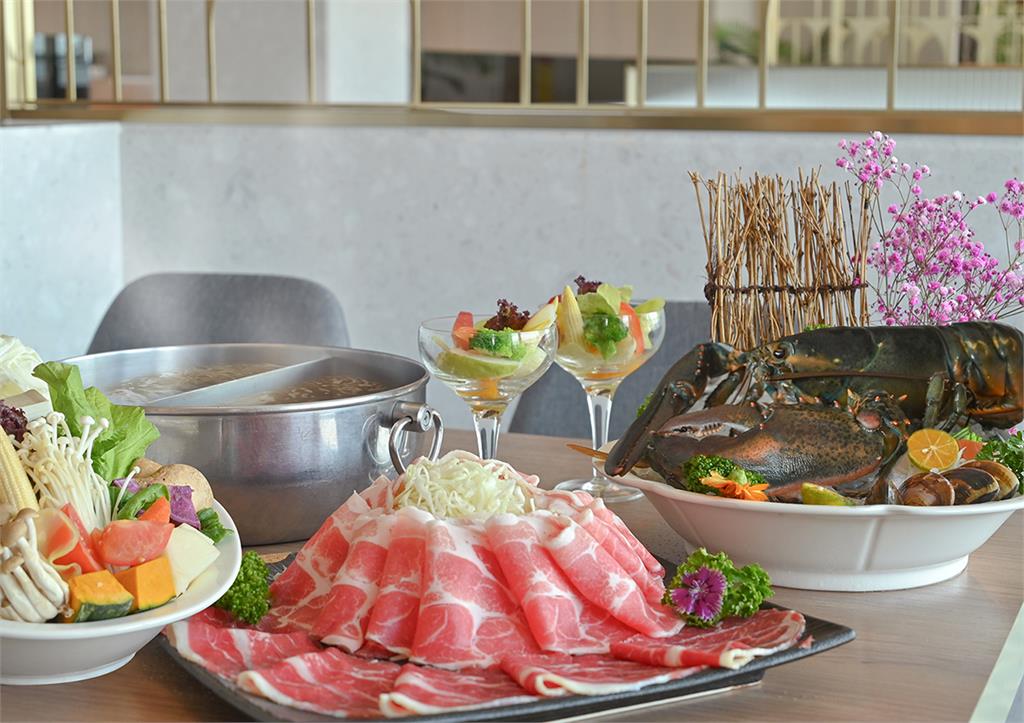 高雄福華大飯店週年慶搶先開跑 住房送二餐,自助餐買大送小或龍蝦、烤鴨免費吃