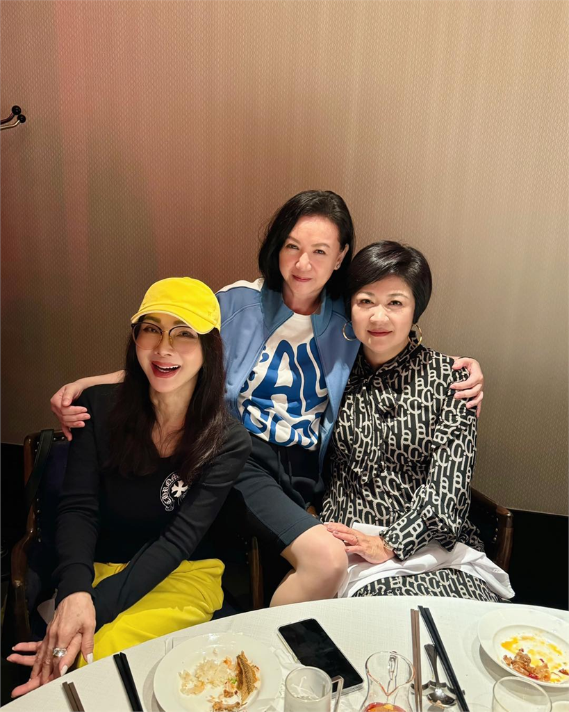 經典台劇《牽手出頭天》「3仙女」世紀合體!睽違30年「凍齡聚餐照」流出