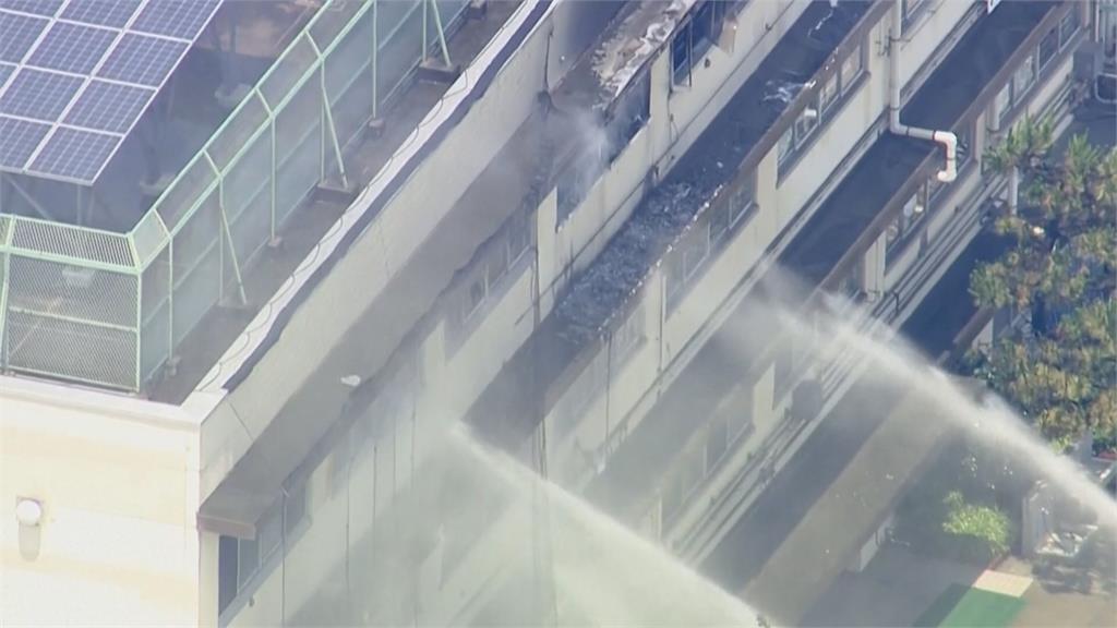 日本東京小學起火竄濃煙 11人嗆傷骨折送醫