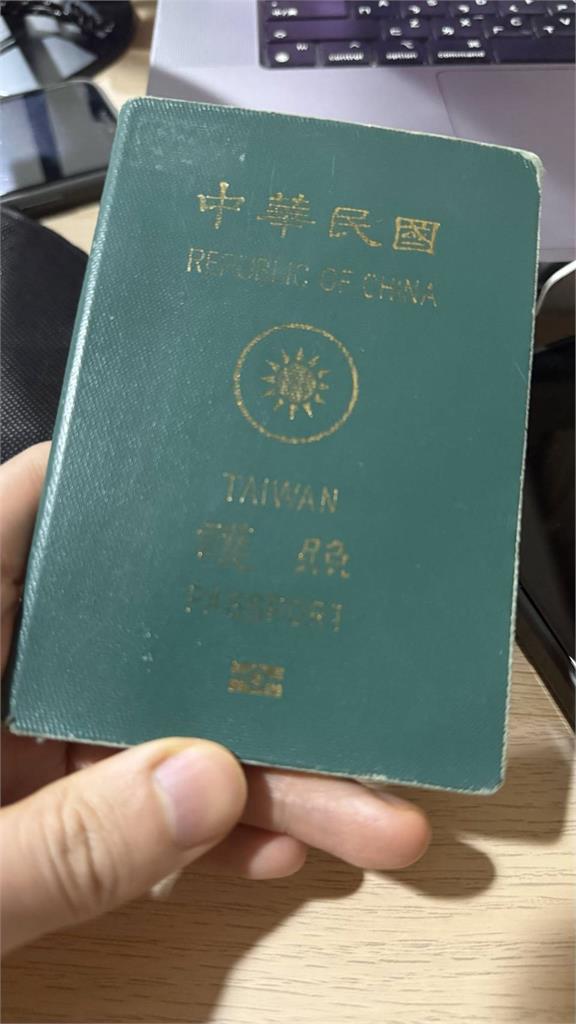 護照疑泡水乾掉有皺褶　　遭星宇航空拒絕登機