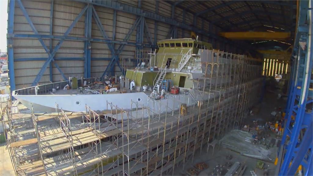 純鋼骨打造！　600噸級「安平艦」國慶遊行將化身「擬真船艦車」