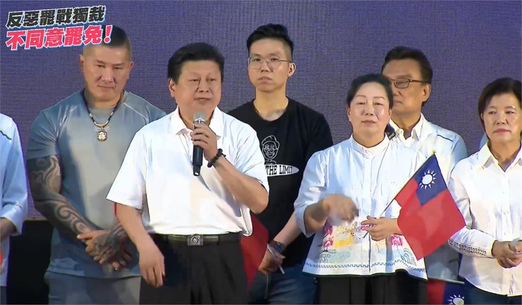 傅崐萁當眾嗆主持人「拿麥克風的不要講話」!館長現場「尷尬反應」曝光
