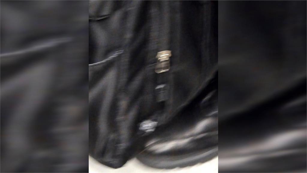 捷運板南線有攝狼! 嫌包內藏針孔偷拍女子裙底被抓包