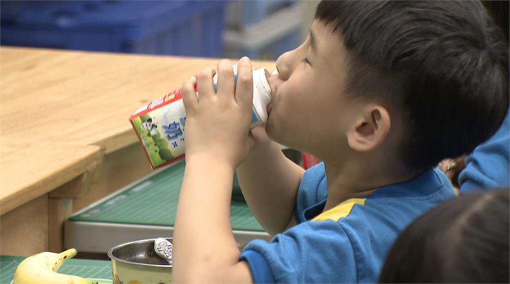 新北2/23開學啟動「鮮奶幸福週」　33萬名學童營養加分！