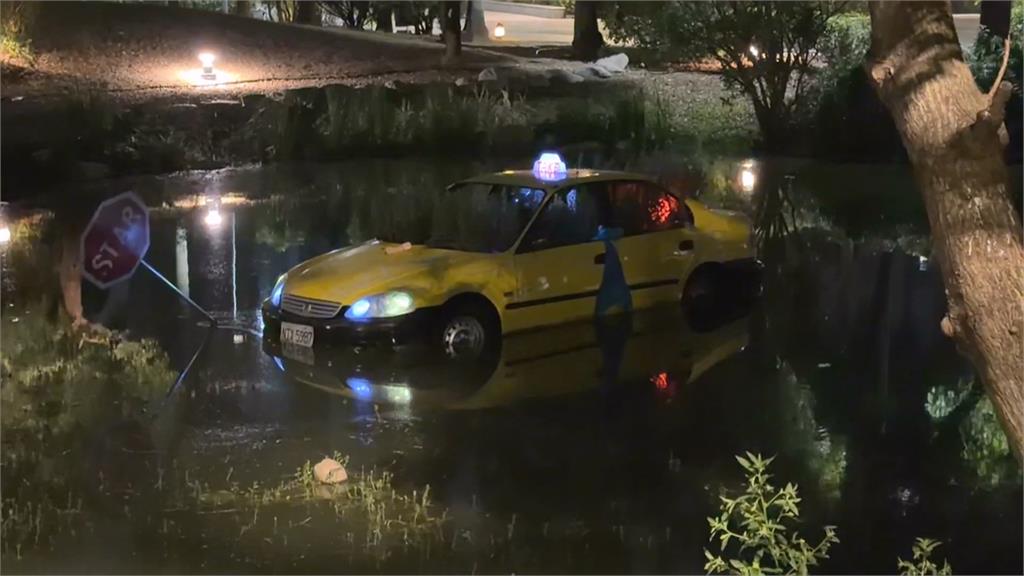 「計程車落水」報案搞烏龍? 美術館裝置藝術太逼真惹誤會