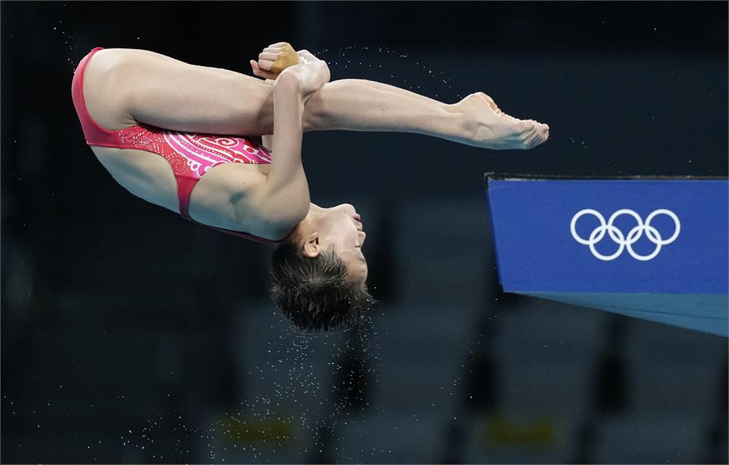 中國14歲跳水金牌「要給媽媽治病」　外媒揭農村醫療內幕：一場災難！