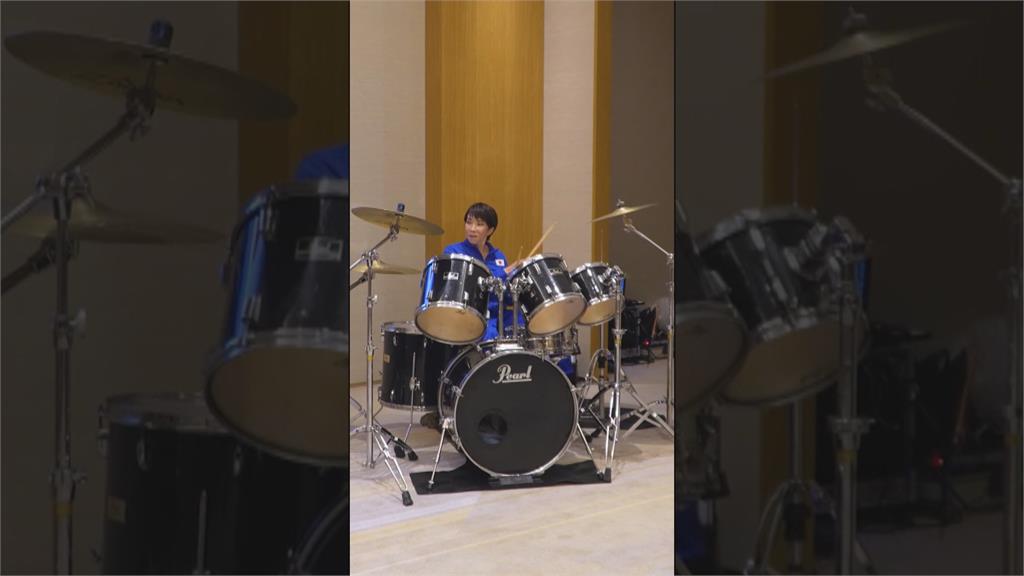 日韓峰會「打鼓外交」　同台演奏「Kpop獵魔女團」金曲