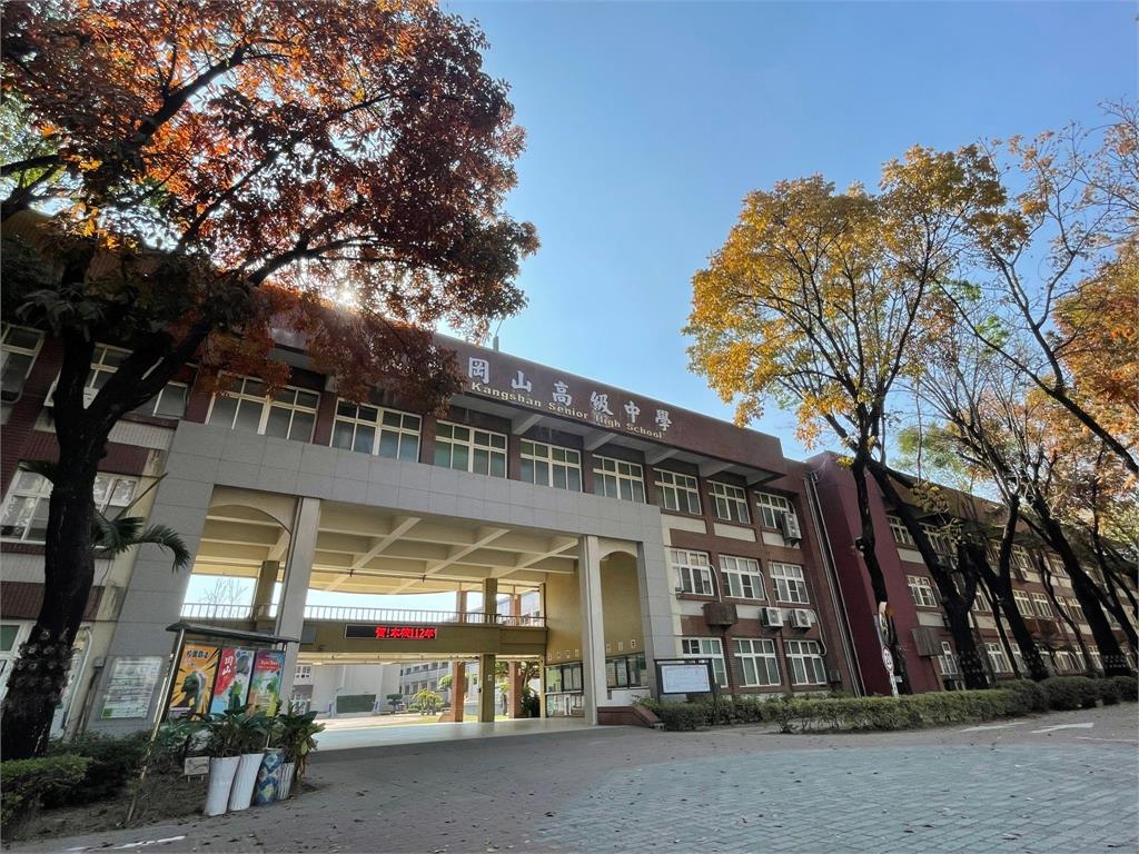 高中生考卷不寫台灣寫「中華民國」被扣分!7300人戰翻轟「單純找碴」下場曝