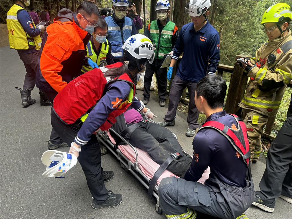 快新聞／每週爬杉林溪卻遇死劫！遊園車墜20米山谷　66歲男「頭部重創」不治