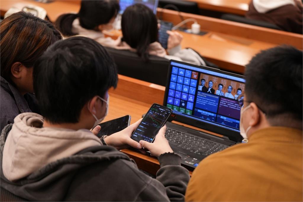 世新大學學生實戰操盤!2025投資競賽激發未來金融菁英