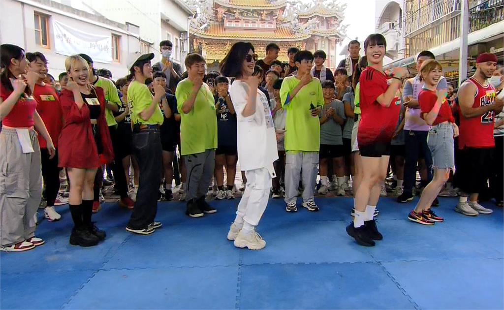 台南幫瓜哥慶生! 籃籃媽媽驚喜現身 與女兒尬舞