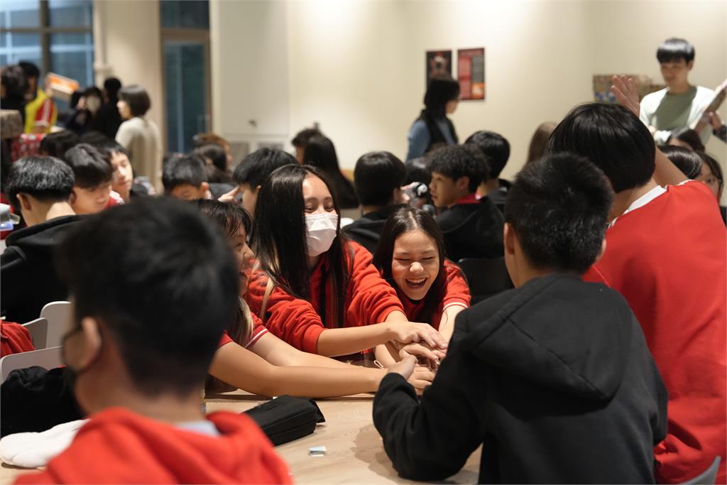 小小鞋盒大大溫暖，TCS送愛到偏鄉