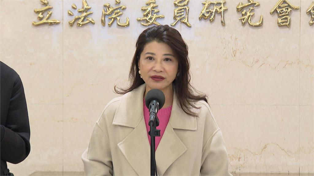 傅崐萁香港行花蓮團員被扣留 綠委批「切割鄉親」拍屁股走人