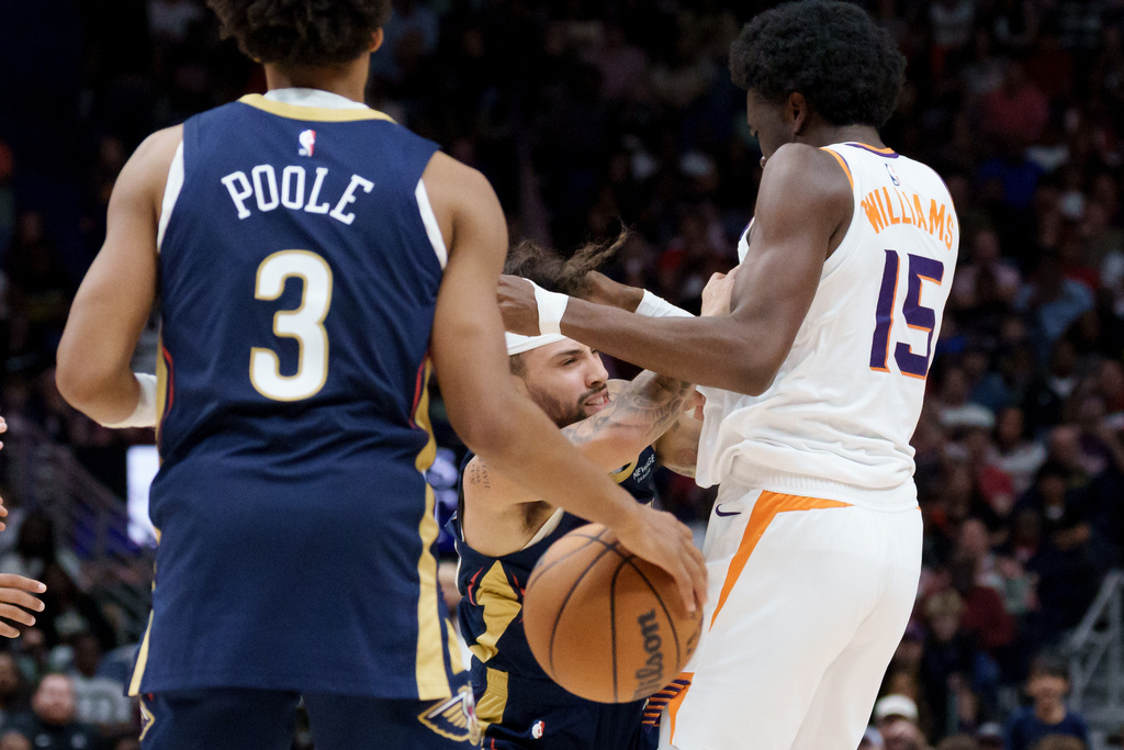 NBA(影)／太陽鵜鶘大亂鬥後懲處出爐！兩位身高差33公分主角都遭聯盟禁賽處分