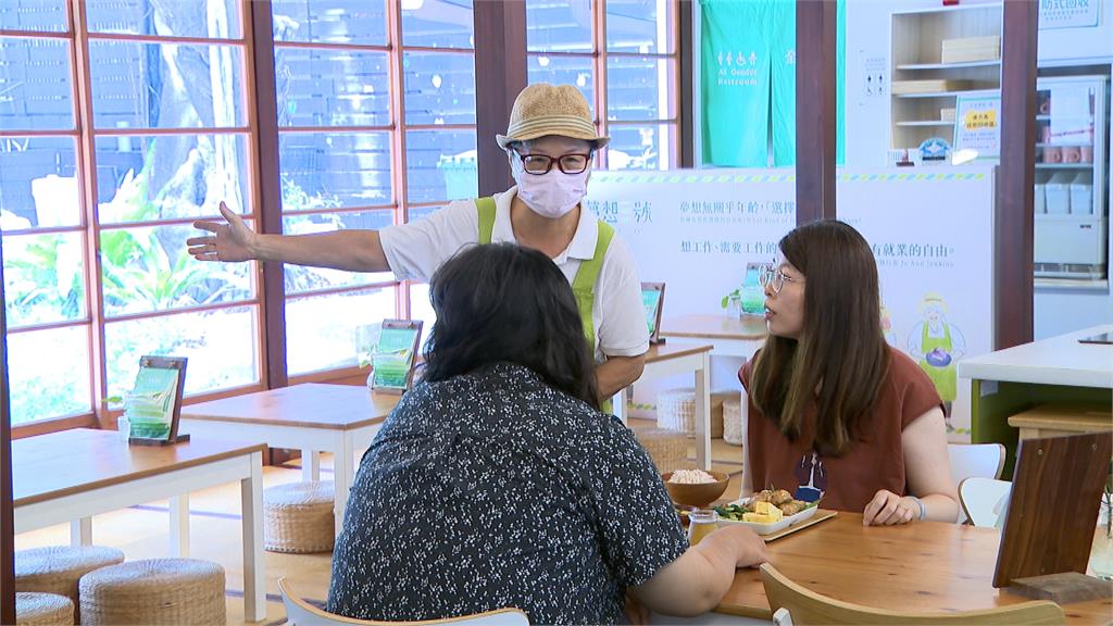 百年老宅飄「家鄉味」！　銀髮不老廚師開啟人生新篇章