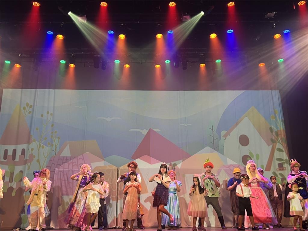 小可樂果劇團「落跑王子」歌舞劇　首次家長孩子同台感動表演！