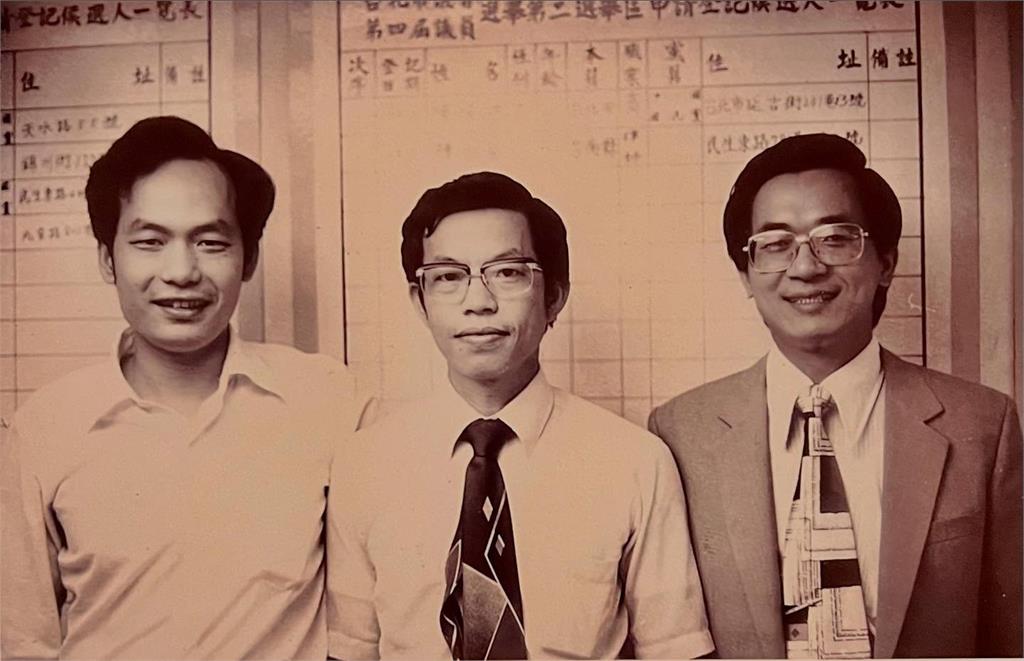 小草謊稱「綠營3元老」反對大罷免!陳水扁嗆「14字真相」他笑酸:總統級打臉