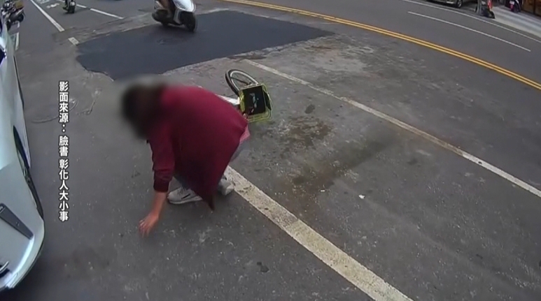 路不平?煞車不慎? 彰化女子騎單車突慘摔