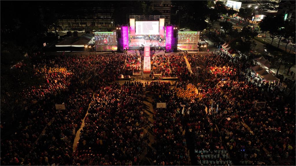 快新聞／抗癌重生拚高雄市長！初選造勢萬人集結　邱議瑩振奮喊：我準備好了