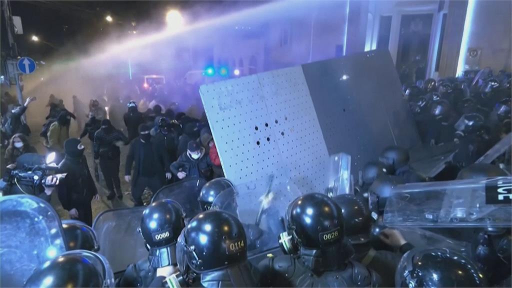 喬治亞《外國代理人》法案掀示威潮　親俄派宣布無條件撤回草案