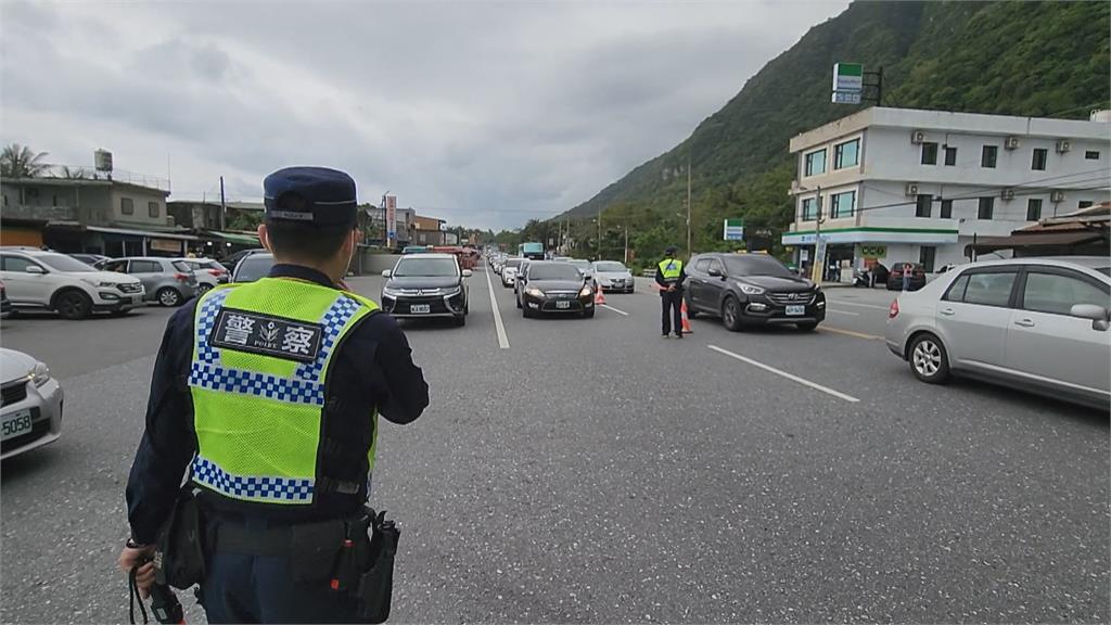 一路塞到礁溪！　頭城交流道傍晚湧北返車潮