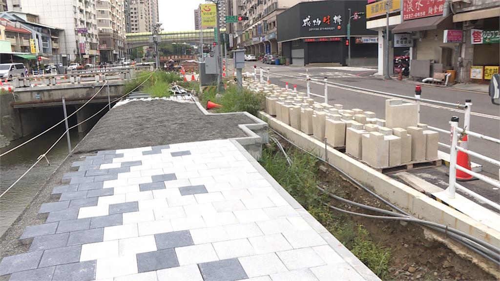 興富發建設認養台中人行道 議員痛批:施工8個月未完工