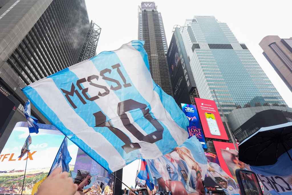 世足賽／總統不換地方、球迷不洗球衣！阿根廷決賽前全民的「迷信」狂熱