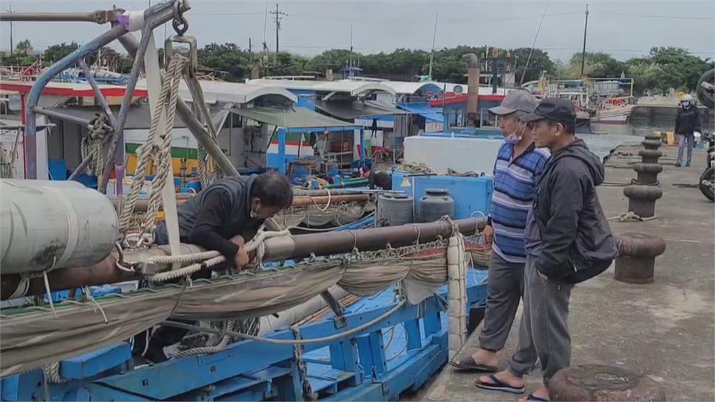 鰻苗捕撈季！鰻苗集中宜蘭　烏石港突湧入140艘外地船釀塞港