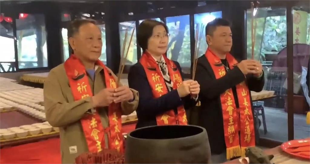 徐欣瑩初選勝出! 選前曾赴姜太公道場祈福 「七星燈」靈驗傳奇 話題再起!