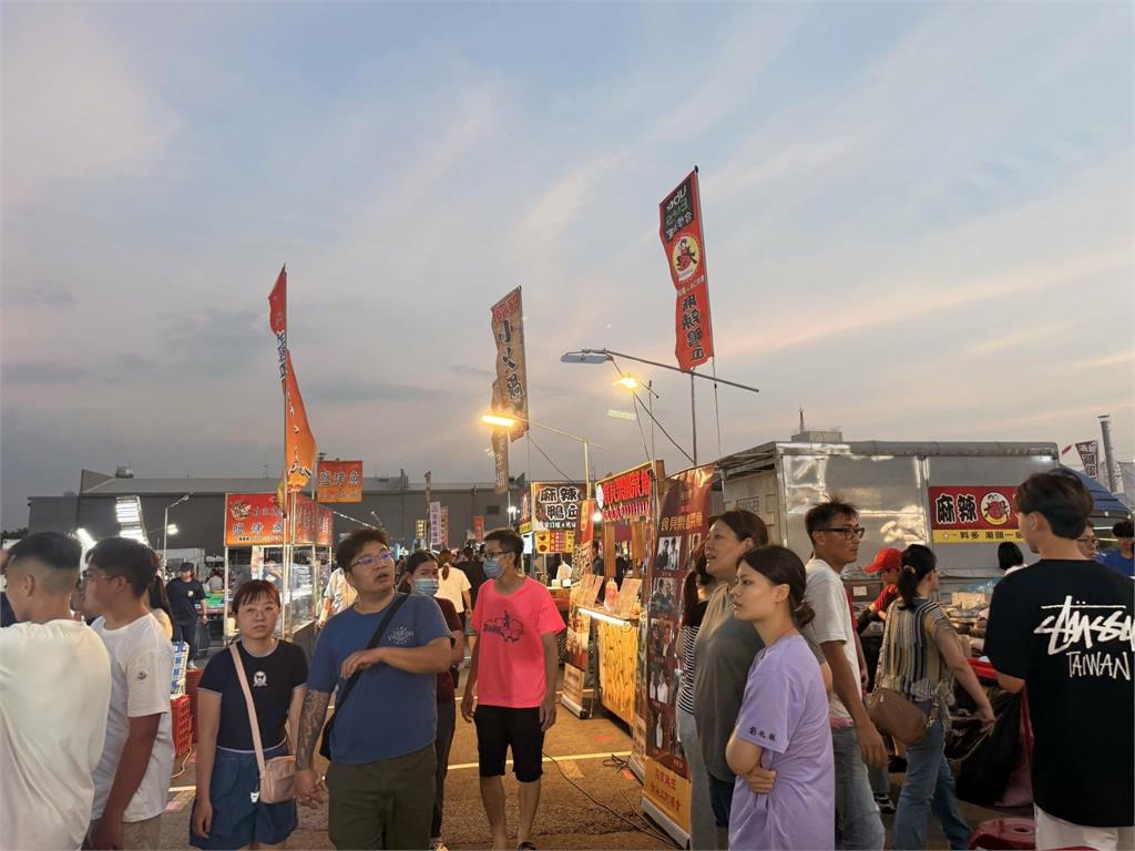  昔主打「4000坪逛到爽」夜市！重開3個月竟只剩「只剩1攤」在地人反應曝光