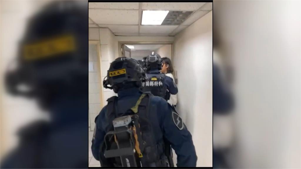 債務整合攏系假？　商辦藏詐騙機房　警攻堅33人落網　5幹部遭羈押