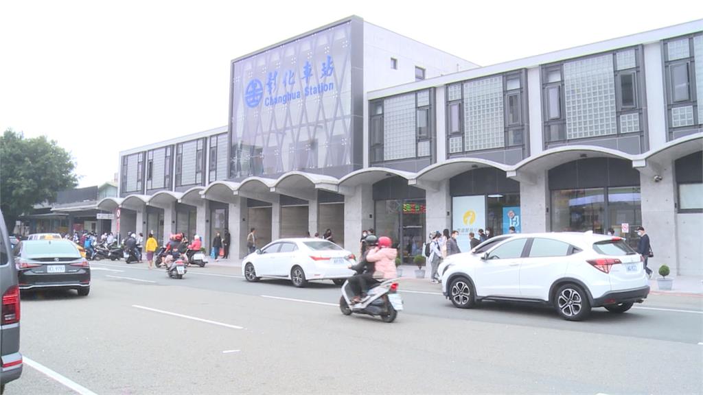 女焦急大喊：你到底在哪？　民眾大酸「整列火車等1人」