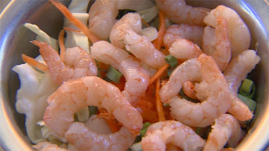 買75元蝦仁炒飯 「只有3顆蝦仁」 太衝擊!消費者諷:叫嚇人炒飯好了