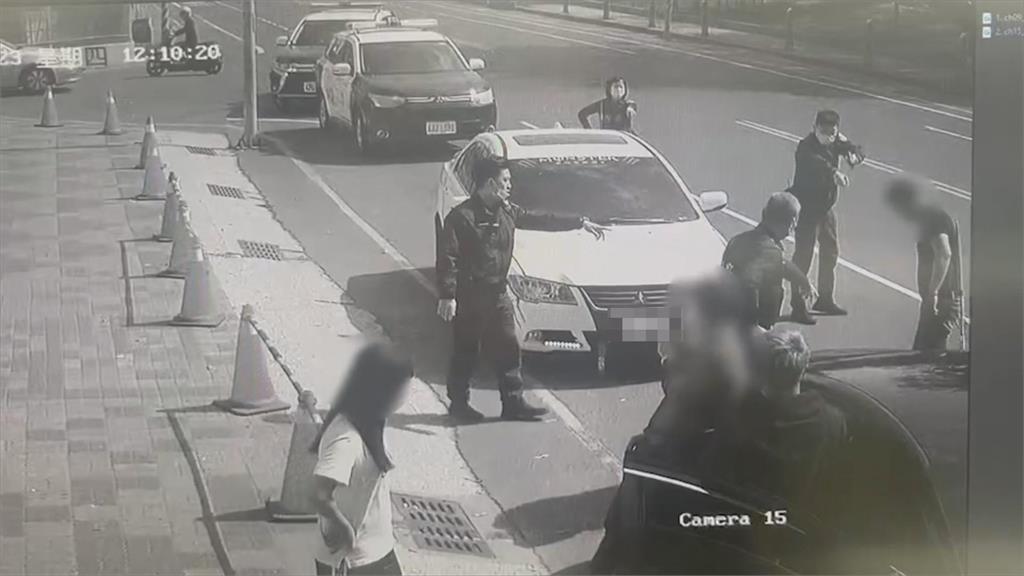債務糾紛紙糊轎車! 6人揮刀被警拔槍喝止
