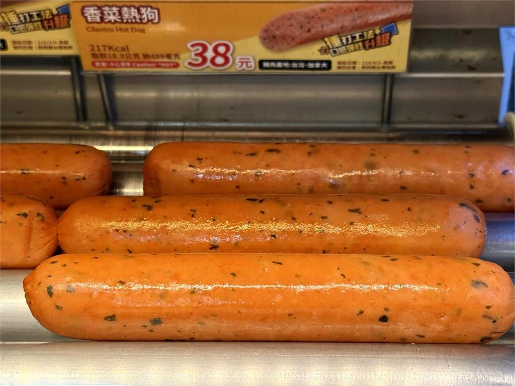 蔡英文不認4/1愚人節　喊是「國際香菜日」　被新北市議員們「香菜攻擊」