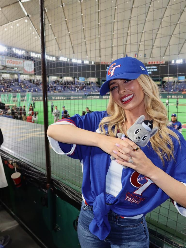 費仔辣妻愛上「CPBL歐告」！本人親解答真相「撞臉家中寵兒」網驚：太像了