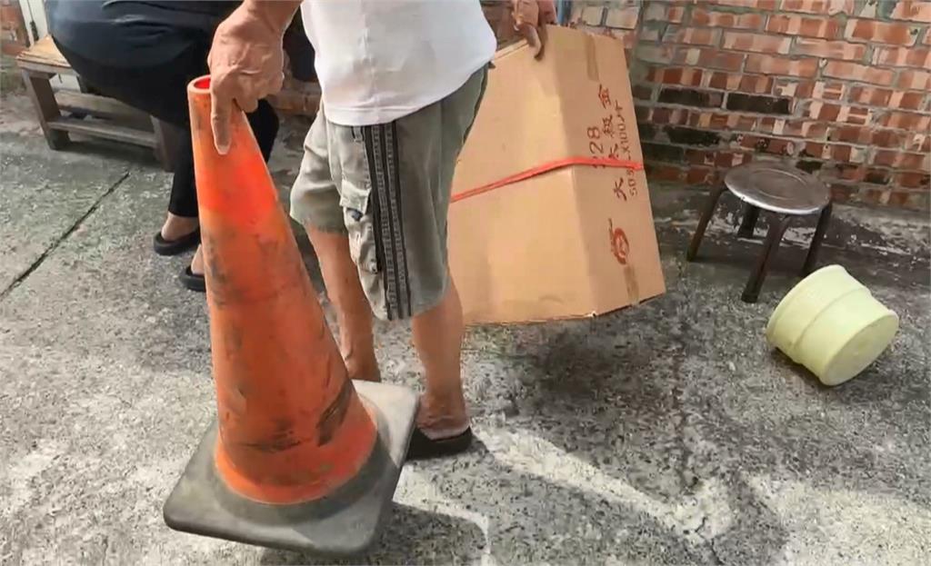 半夜惡搞! 3惡徒拿居民物品"玩疊疊樂" 猴叫逃逸擾清夢